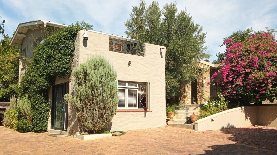 7 Bedroom Property for Sale in Hoog En Droog Western Cape